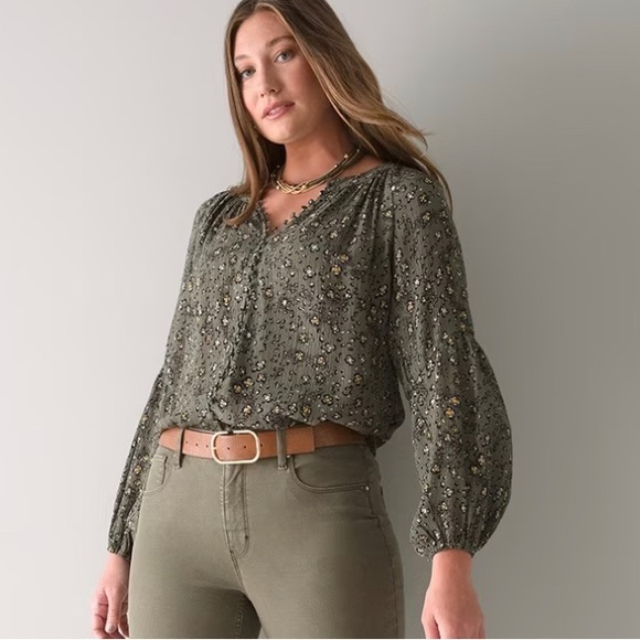 WHBM hunter olive green button down balloons, sleeve blouse. Floral ditzy print. - Picture 2 of 9
